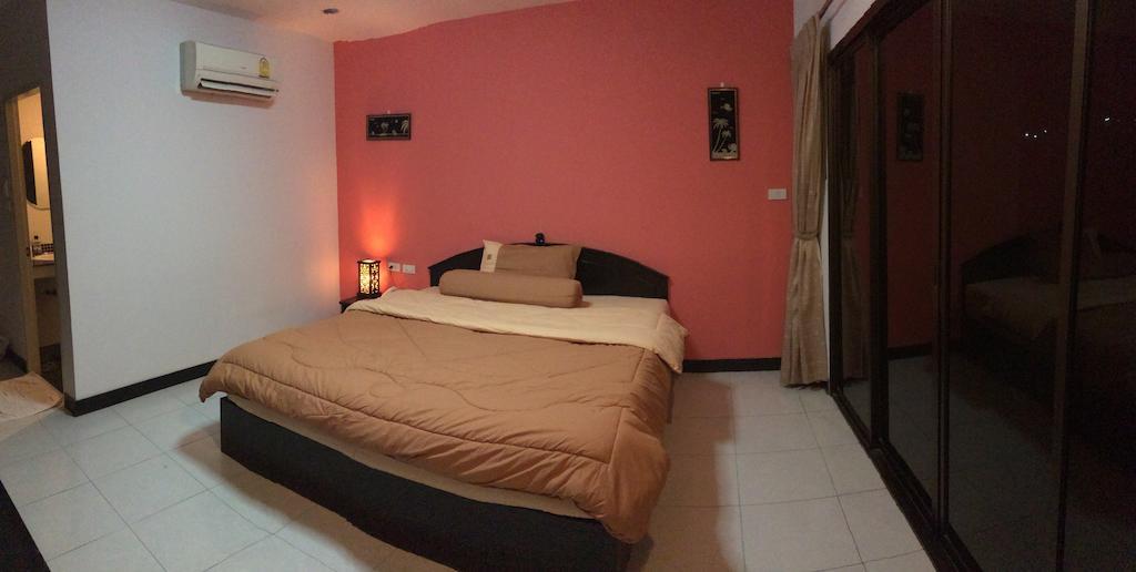 Patong Bay Guesthouse Номер фото