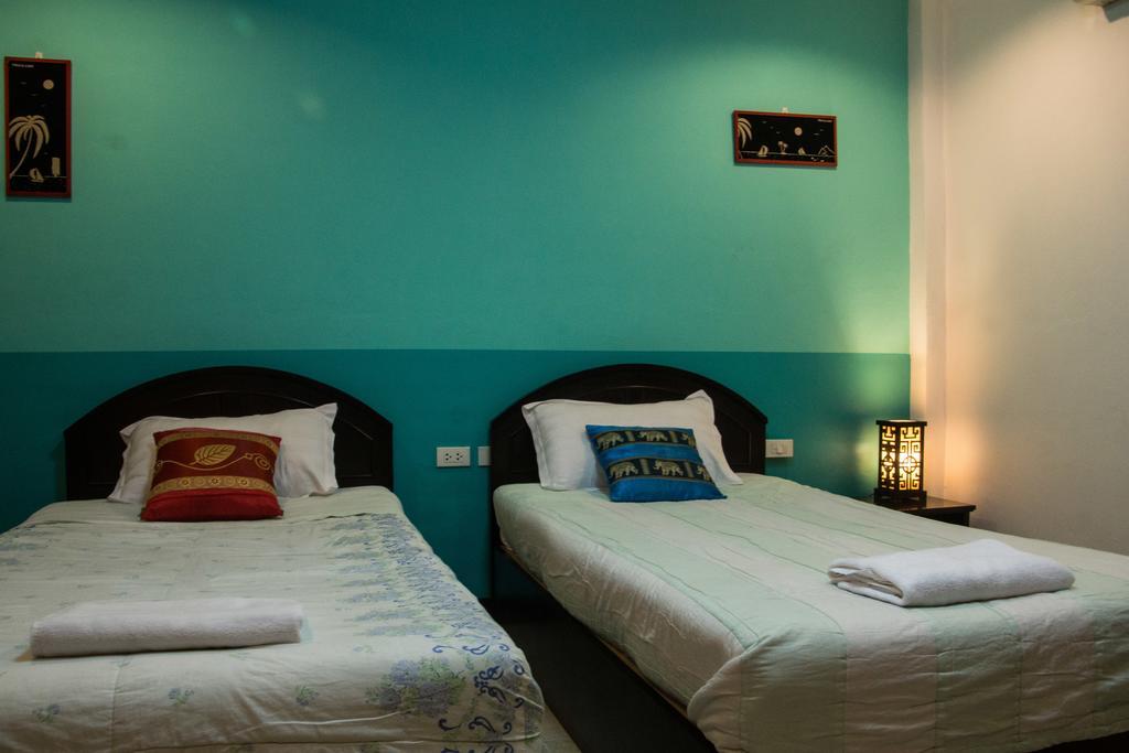 Patong Bay Guesthouse Экстерьер фото