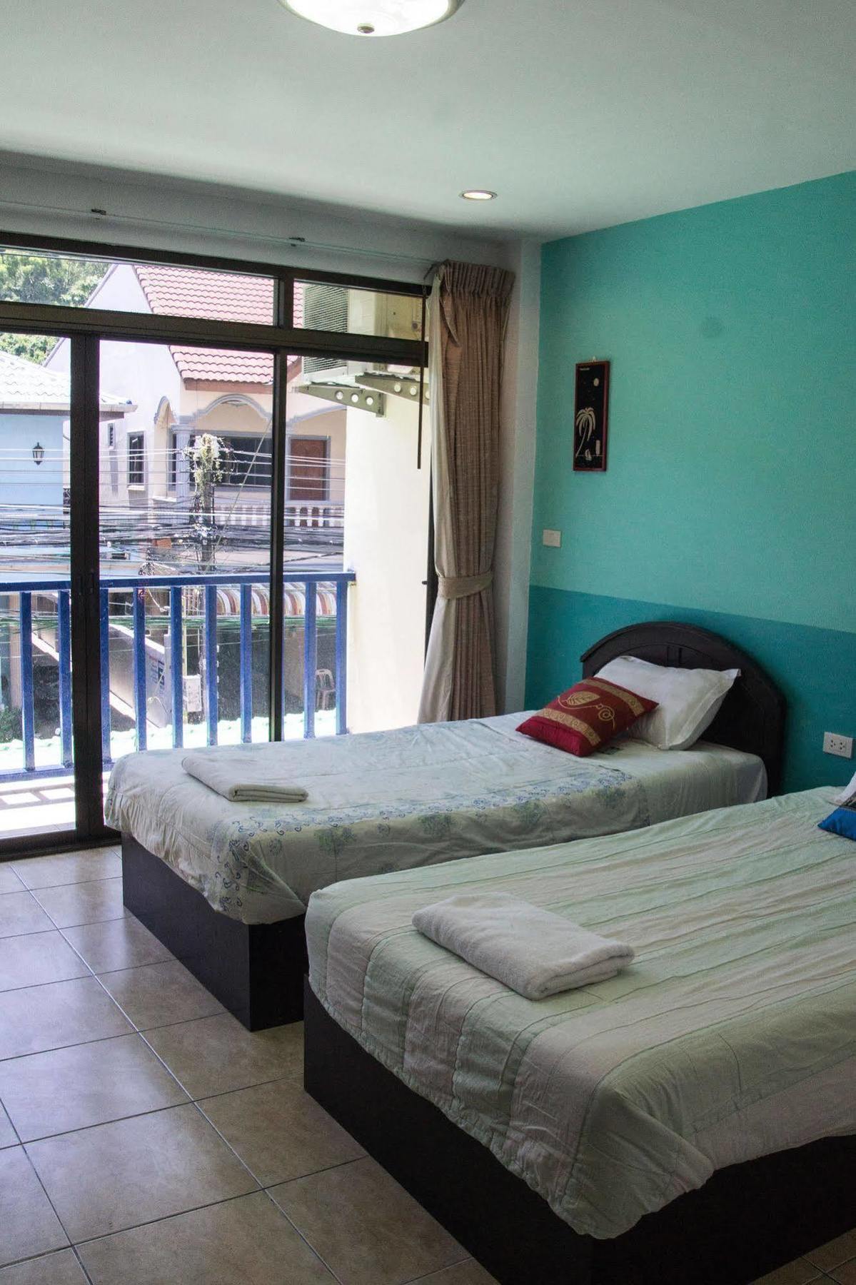 Patong Bay Guesthouse Экстерьер фото
