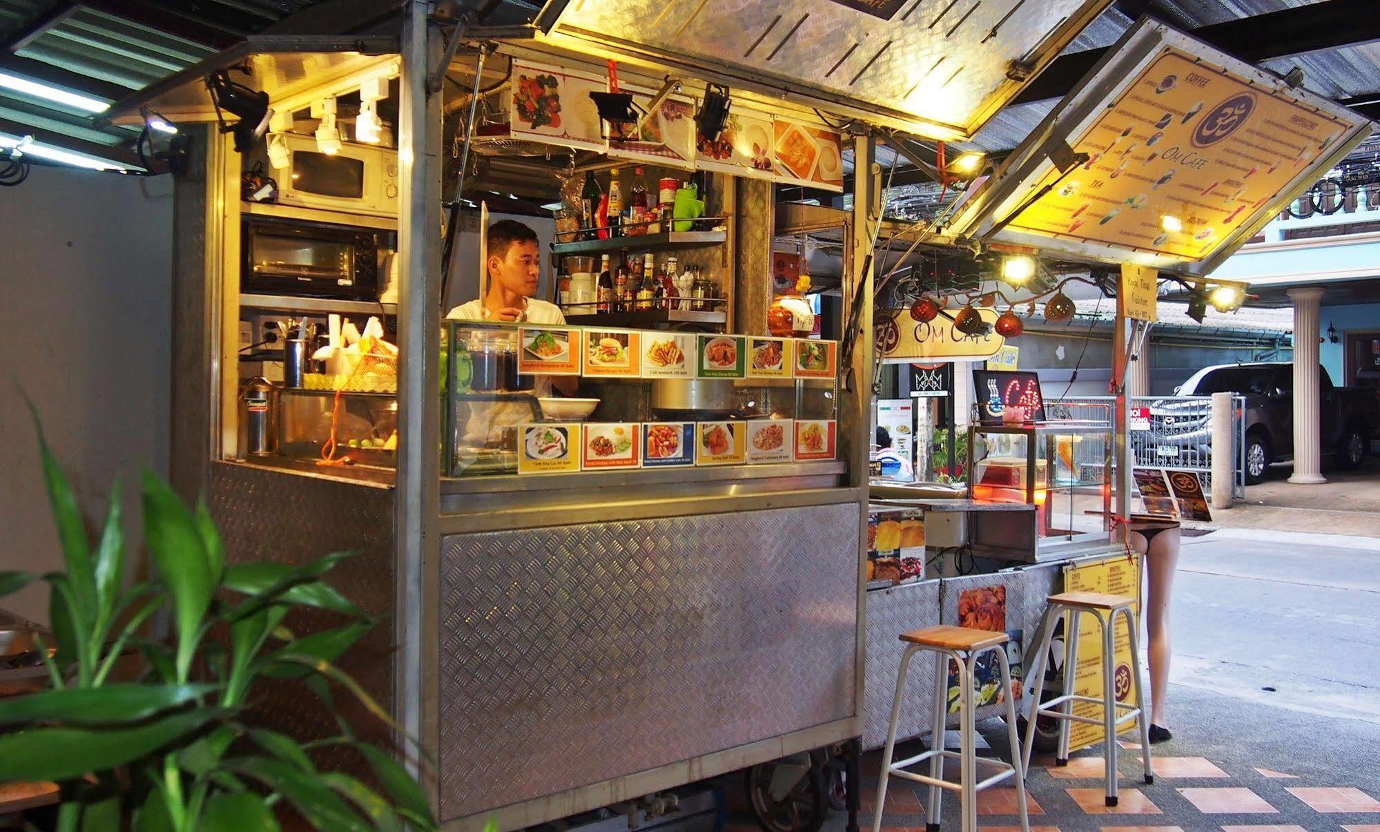 Patong Bay Guesthouse Экстерьер фото